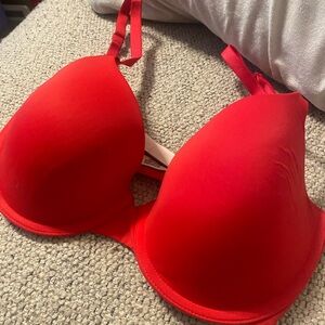 Victoria’s Secret T-Shirt Lightly Lined Demi Bra — Red — Size 32DD